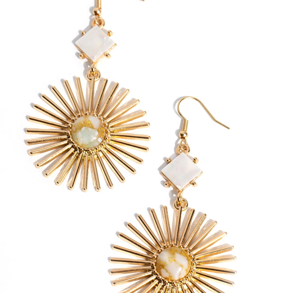 Elegant Gold and White Sunburst Earrings Seize the Sunburst White Shell Fashion